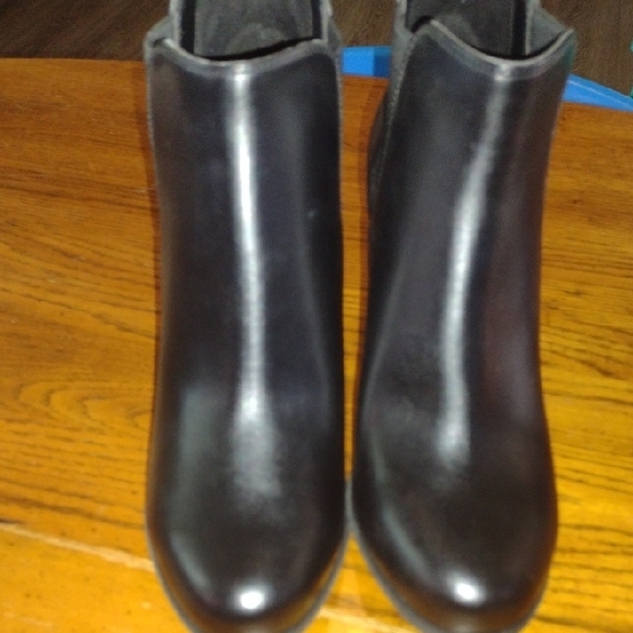 MICHAEL Michael Kors Black Ankle Boots - Picture 7 of 7